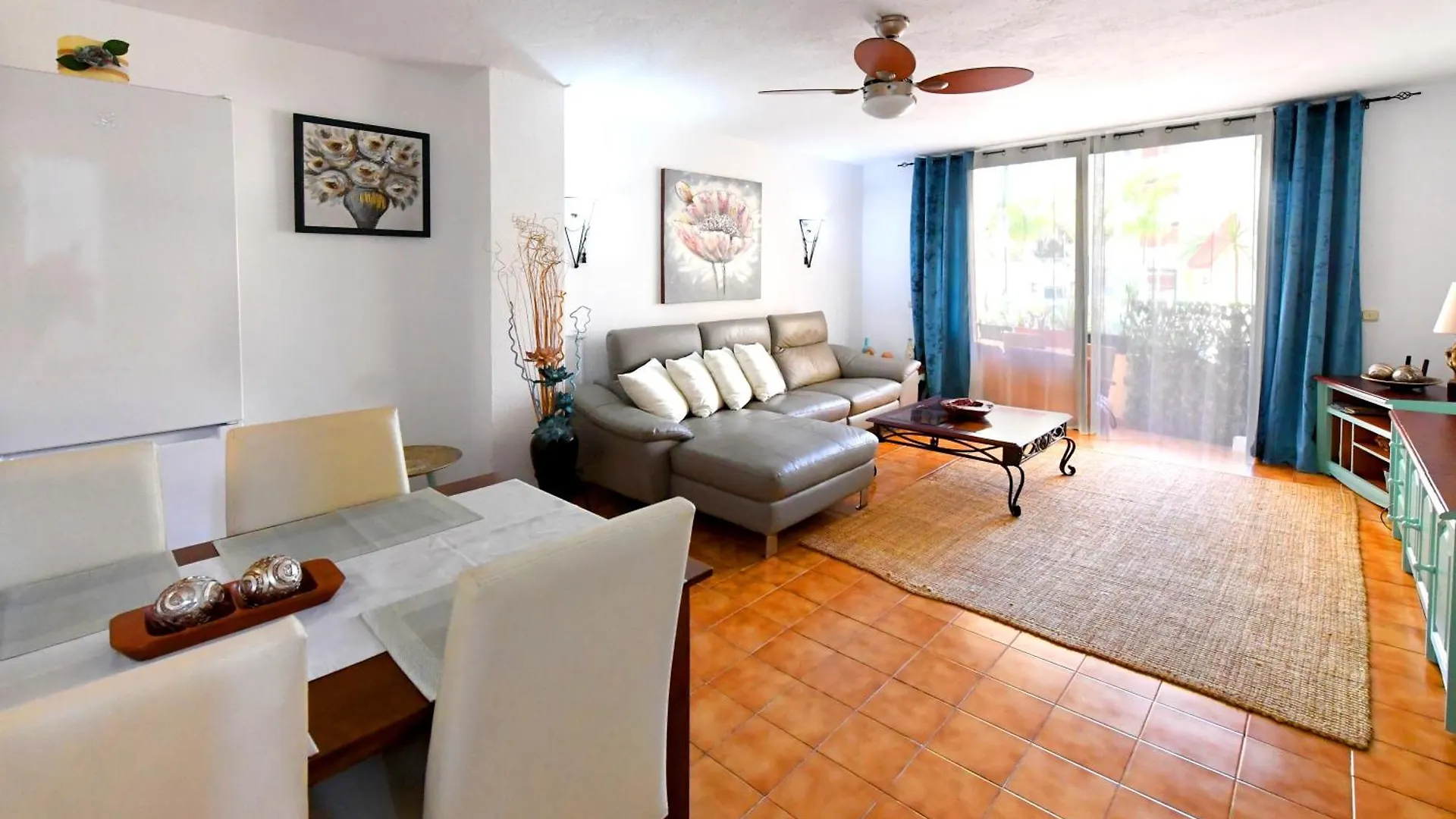 Excelent Location 5 Min To The Beach Costa Adeje  Espanha